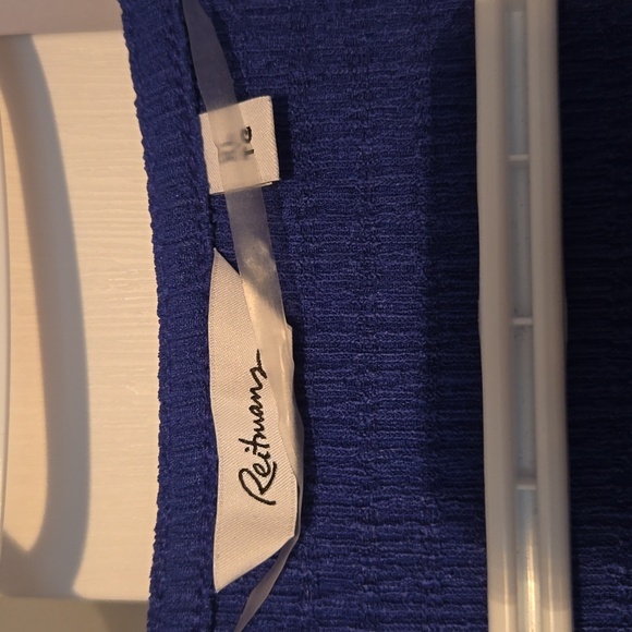 Royal blue v-neck top. Ladies xl - Picture 4 of 4